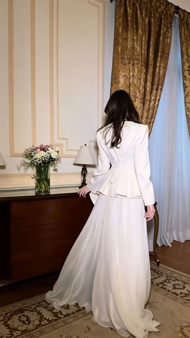 Elegant Pearls Beige Prom Dres - Formal Wear Gowns For Women 评论和价格