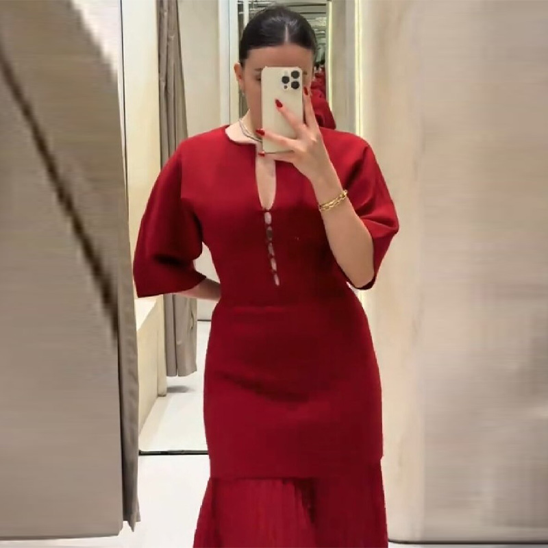 Women's Elegant Burgundy Pleat - Formal Wear Gowns For Women 评论和价格